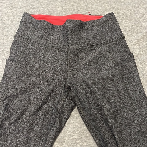 Lululemon crops - Picture 2 of 8